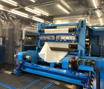 Schneidanlage im Reinraum Klasse 6